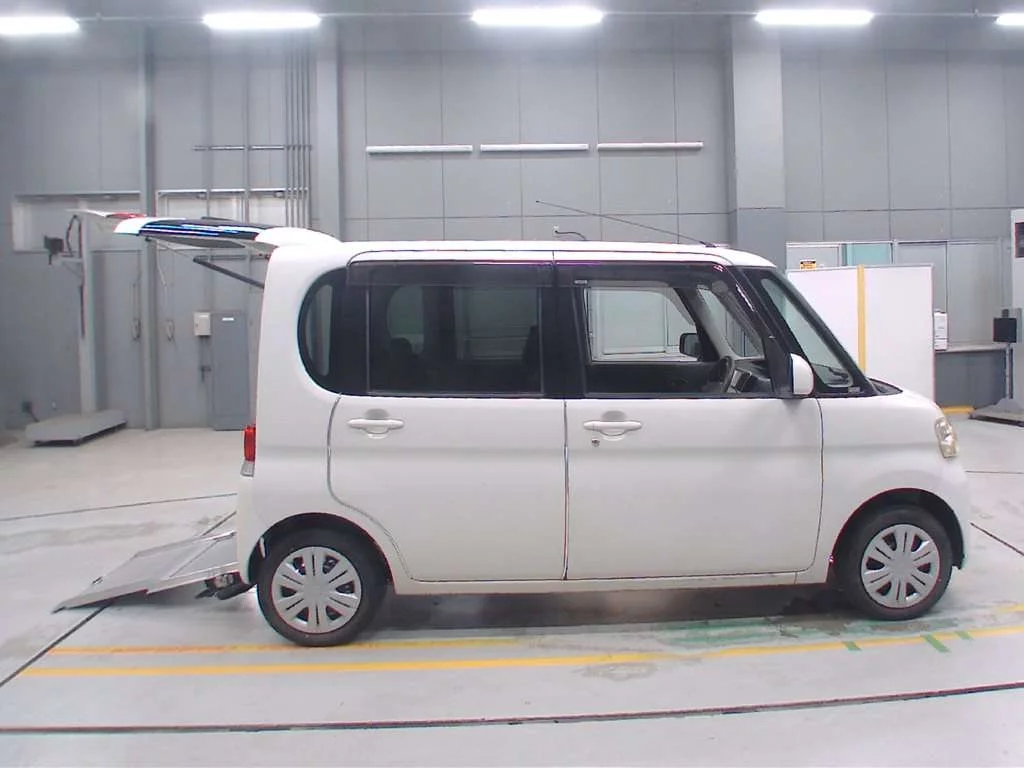 Daihatsu Tanto  с аукциона в Японии