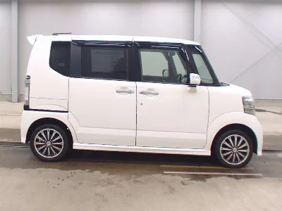 Honda N BOX CUSTOM