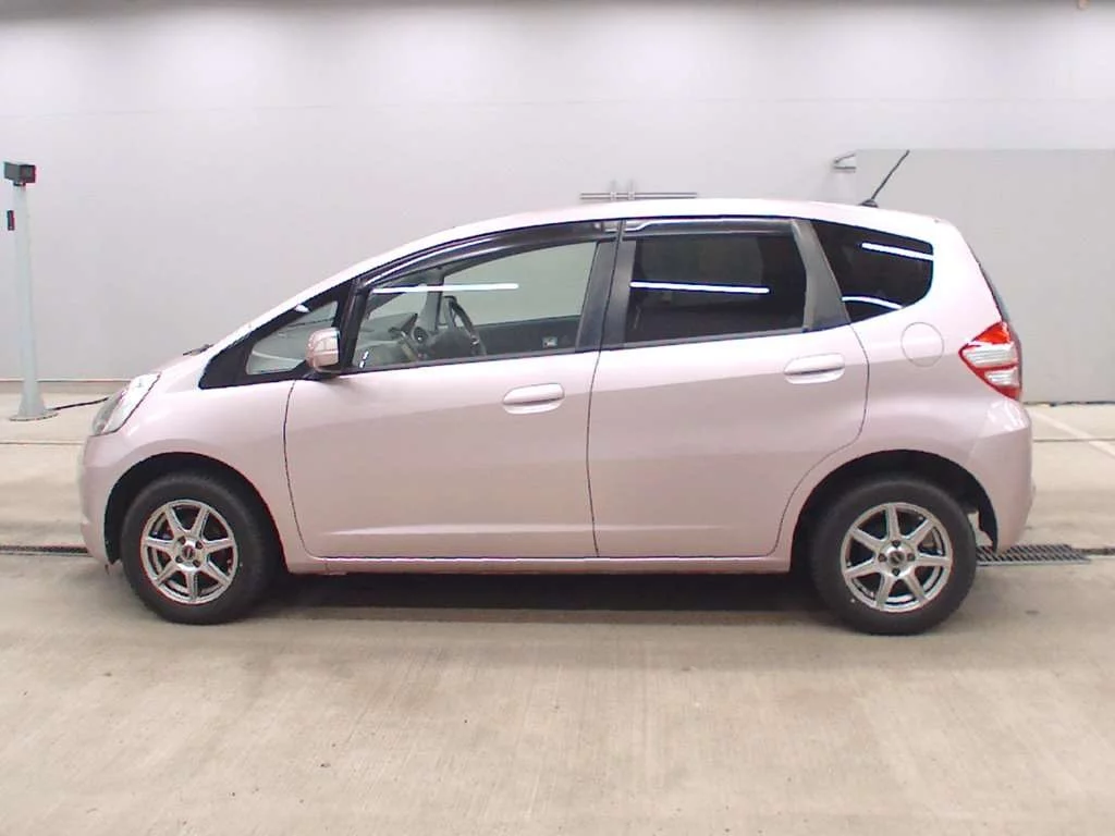 Honda Fit  с аукциона в Японии