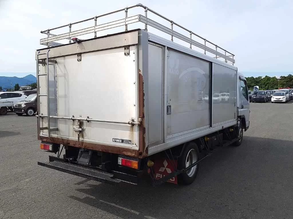 Mitsubishi Fuso Canter  с аукциона в Японии
