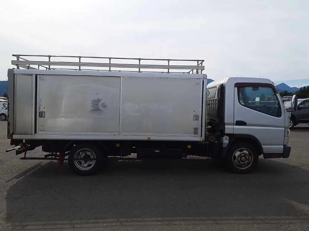 Mitsubishi Fuso Canter  с аукциона в Японии
