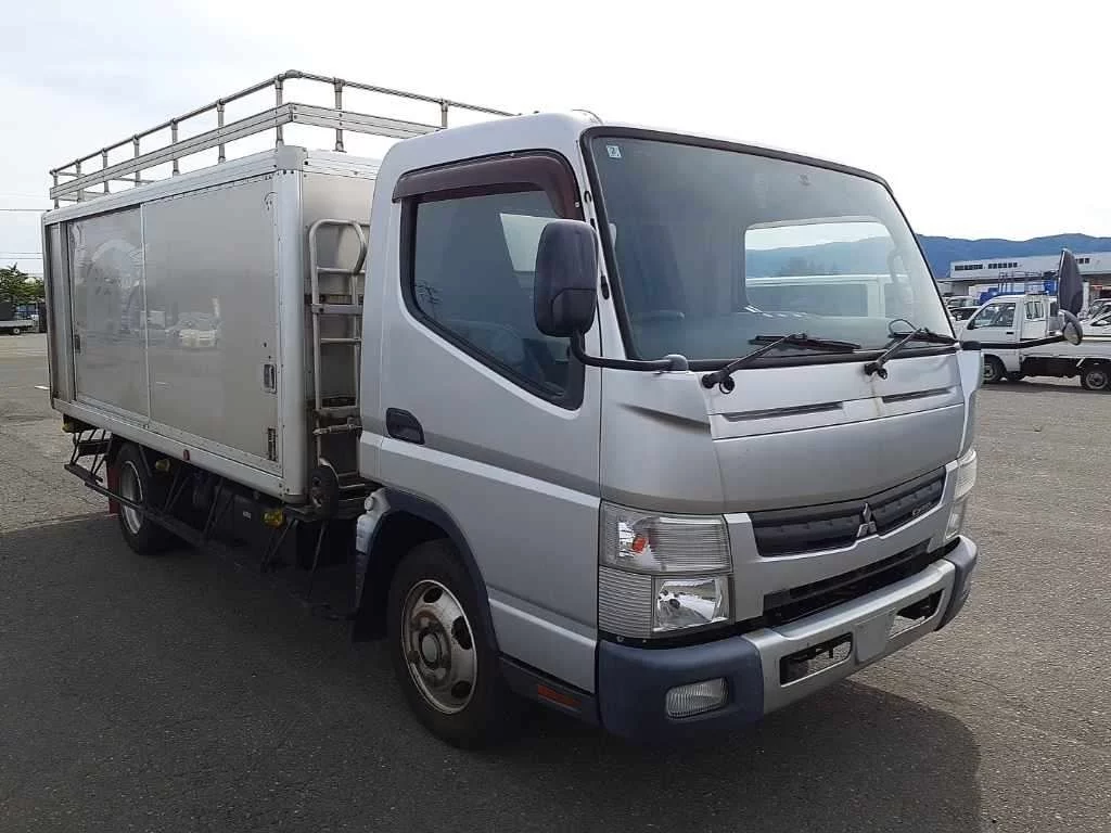 Mitsubishi Fuso Canter  с аукциона в Японии
