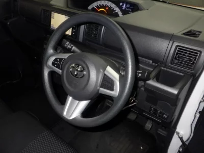 TOYOTA PIXIS MEGA