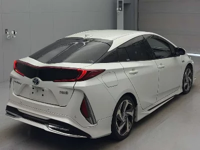 Toyota Prius PHV