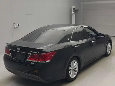 Toyota CROWN HYBRID