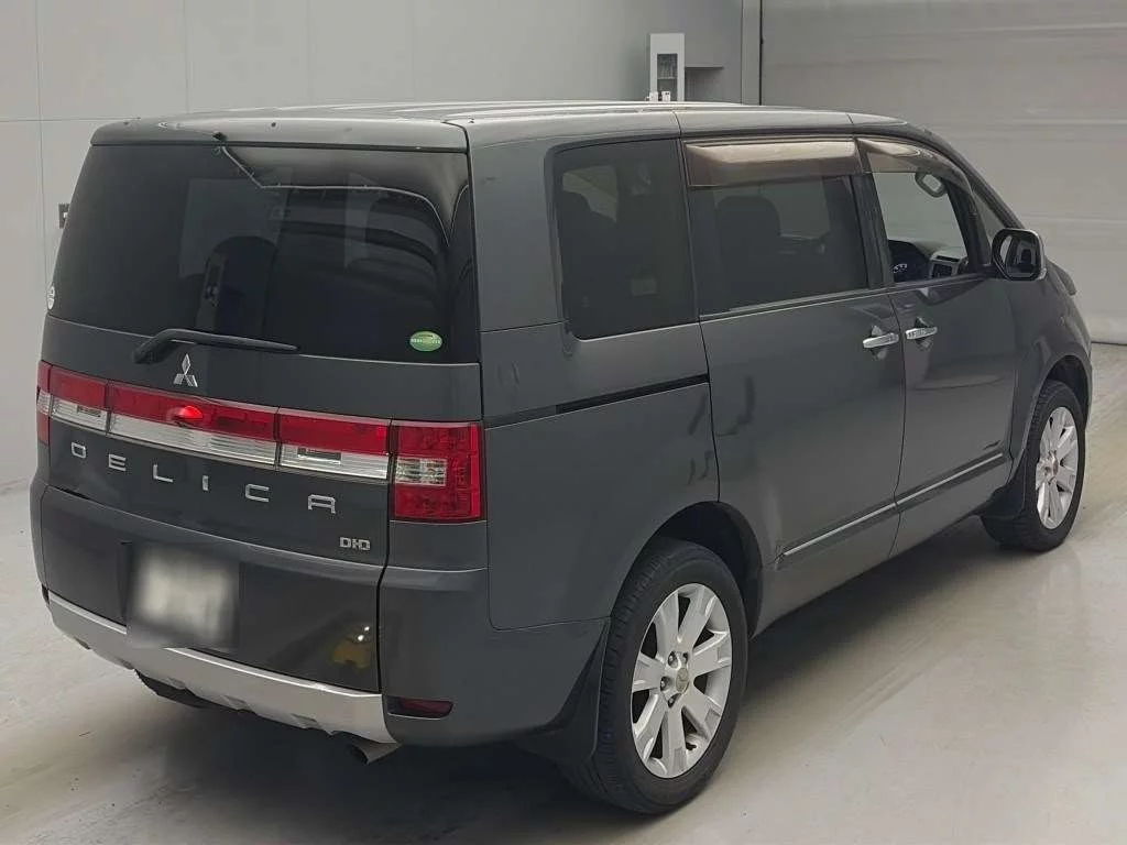 Mitsubishi Delica D:5  с аукциона в Японии