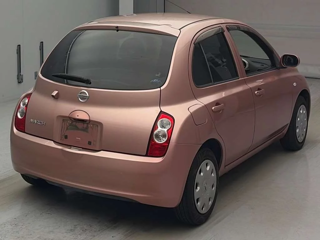 Nissan March  с аукциона в Японии