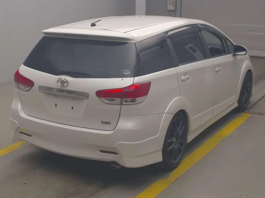 Toyota Wish  с аукциона в Японии