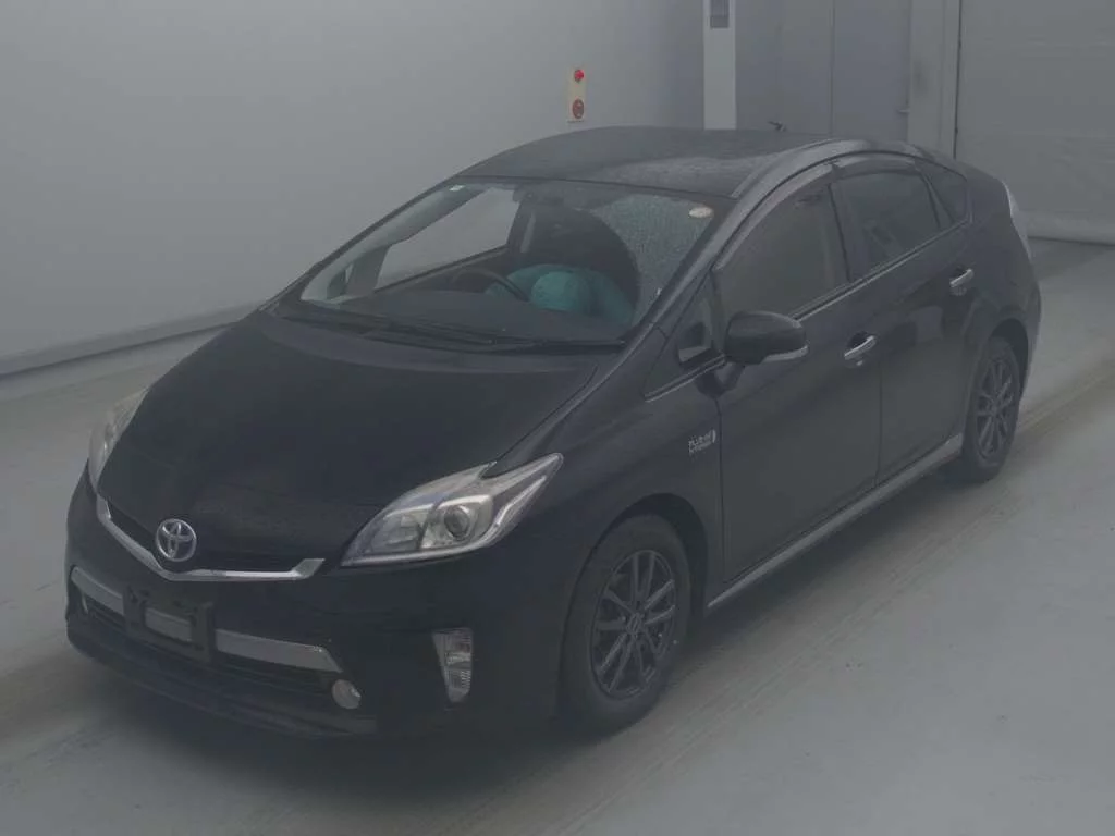 Toyota Prius PHV  с аукциона в Японии