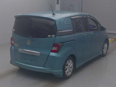Honda Freed Spike