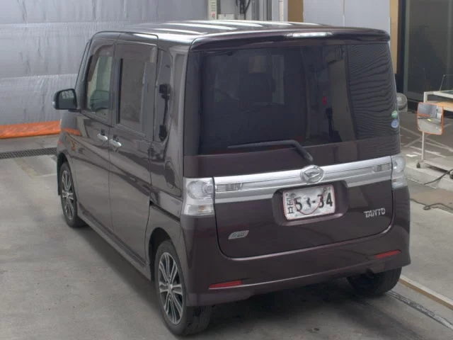 Daihatsu Tanto  с аукциона в Японии