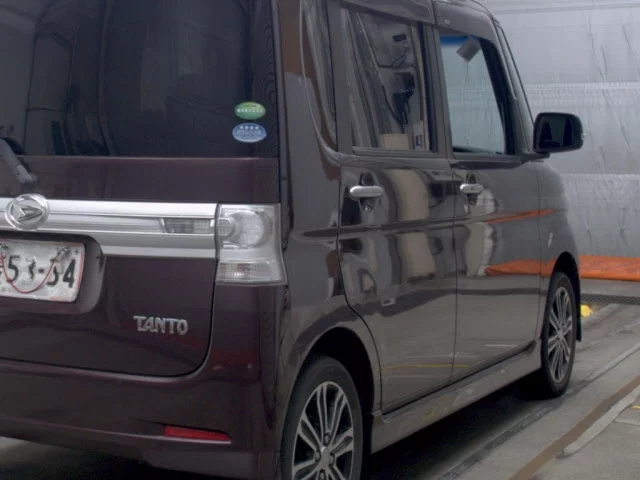 Daihatsu Tanto  с аукциона в Японии