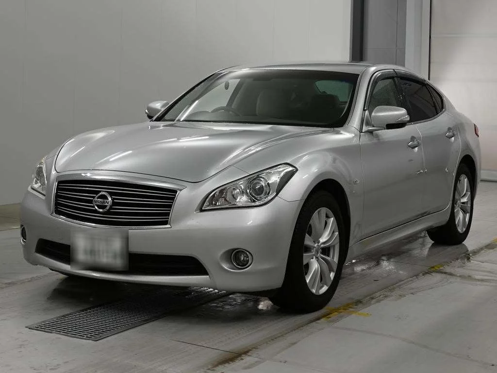 Nissan Fuga  с аукциона в Японии