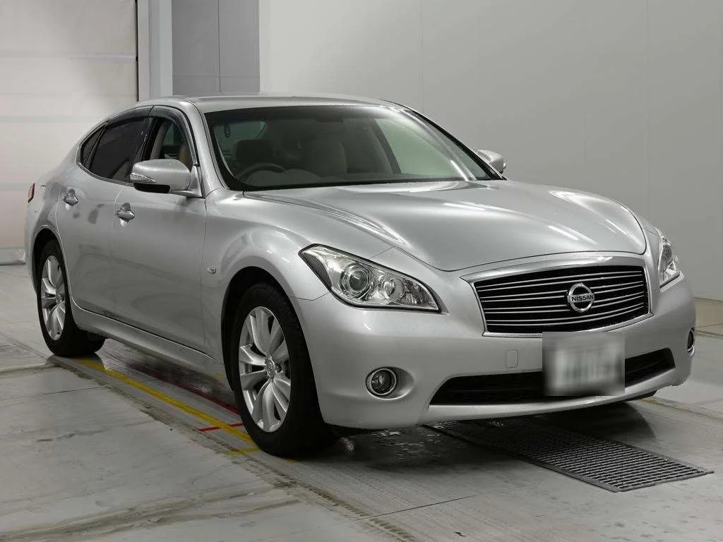 Nissan Fuga  с аукциона в Японии