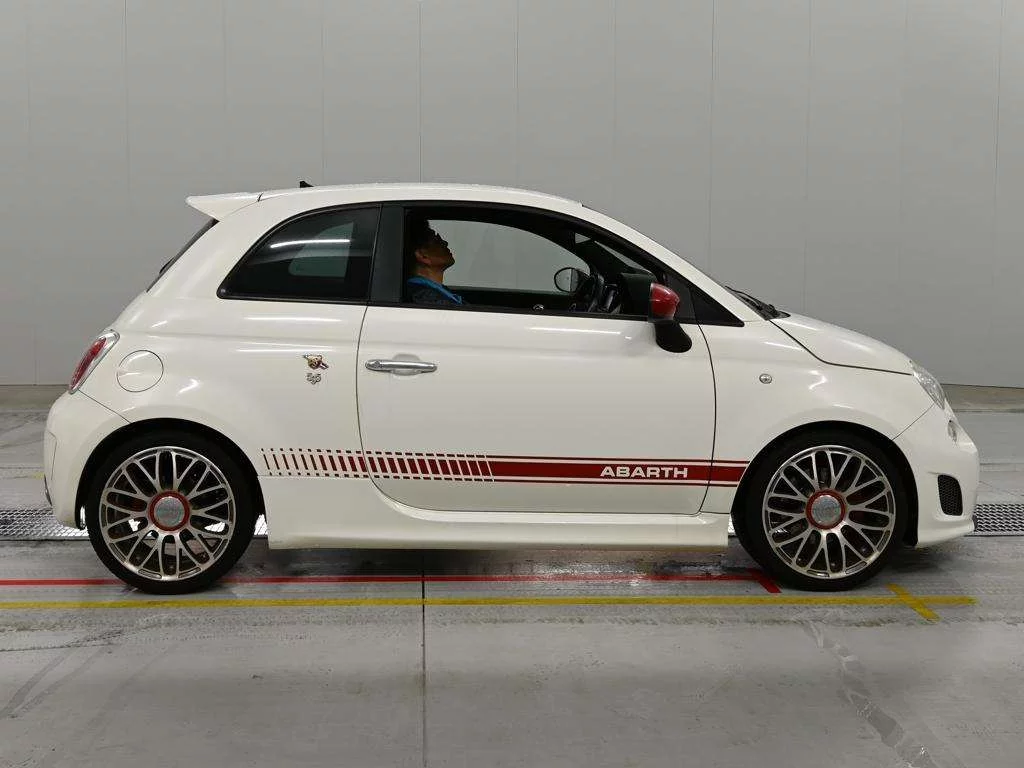 Abarth 595  с аукциона в Японии