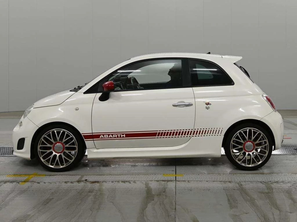 Abarth 595  с аукциона в Японии
