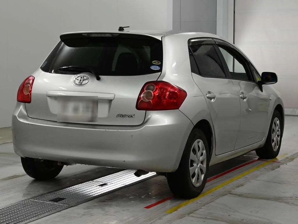 Toyota Auris  с аукциона в Японии