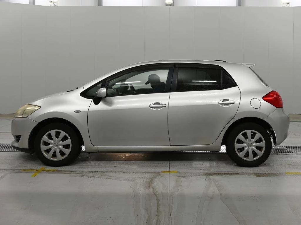 Toyota Auris  с аукциона в Японии