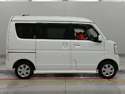 NISSAN NV100 CLIPPER RIO