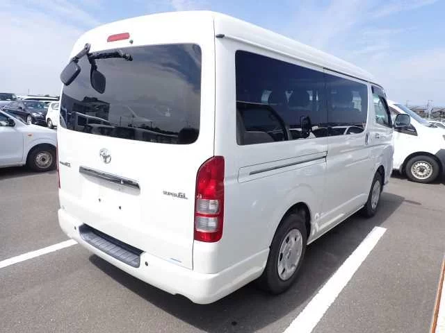 Toyota RegiusAce  с аукциона в Японии