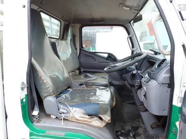 Mitsubishi Fuso Canter  с аукциона в Японии
