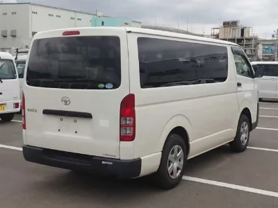 TOYOTA HIACE VAN