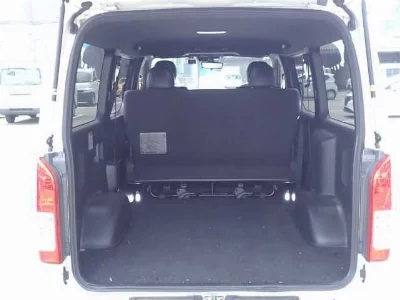 TOYOTA HIACE VAN