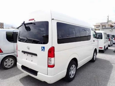 TOYOTA REGIUS VAN