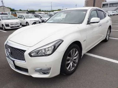 NISSAN FUGA