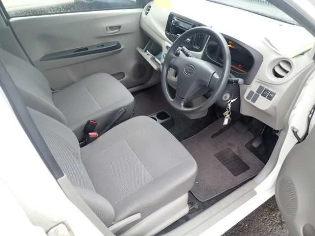 Daihatsu Mira e:S  с аукциона в Японии