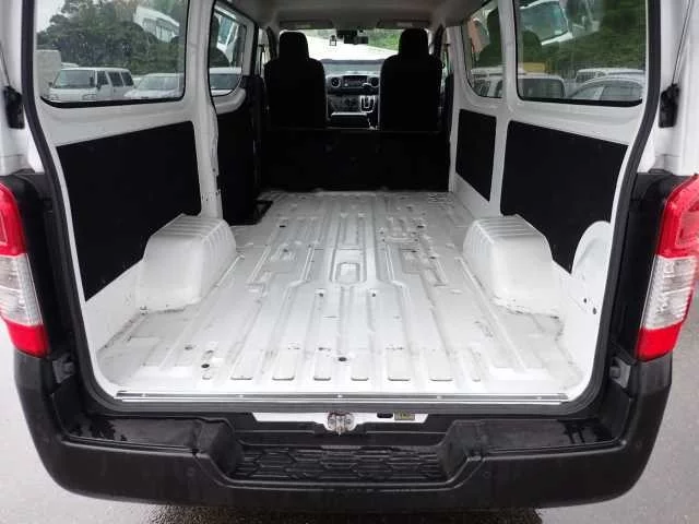 Nissan Caravan  с аукциона в Японии