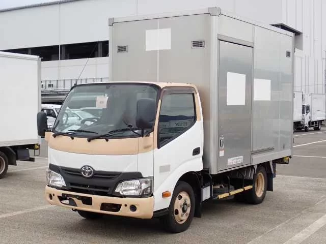 Toyota Dyna  с аукциона в Японии