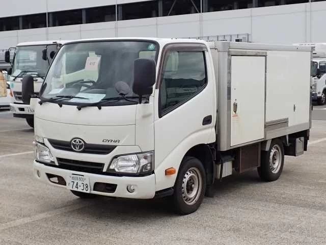 Toyota Dyna  с аукциона в Японии