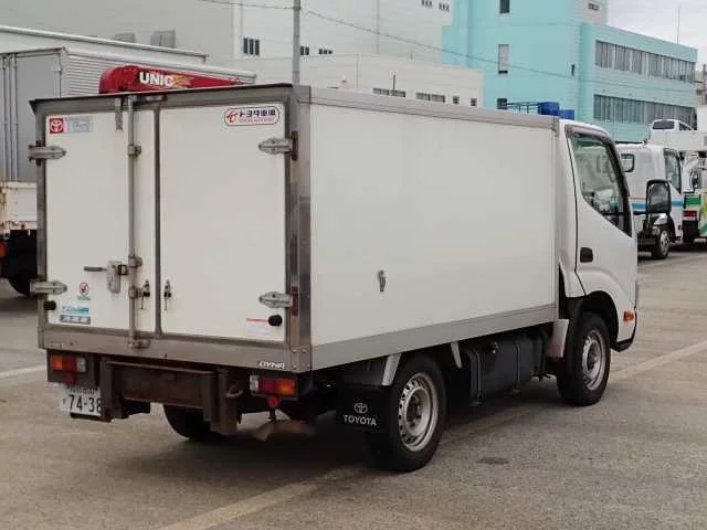 Toyota Dyna  с аукциона в Японии