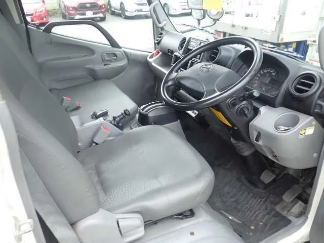 Hino Dutro  с аукциона в Японии