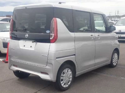 NISSAN ROOX