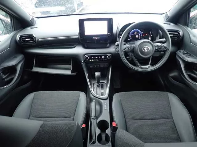 Toyota Yaris  с аукциона в Японии