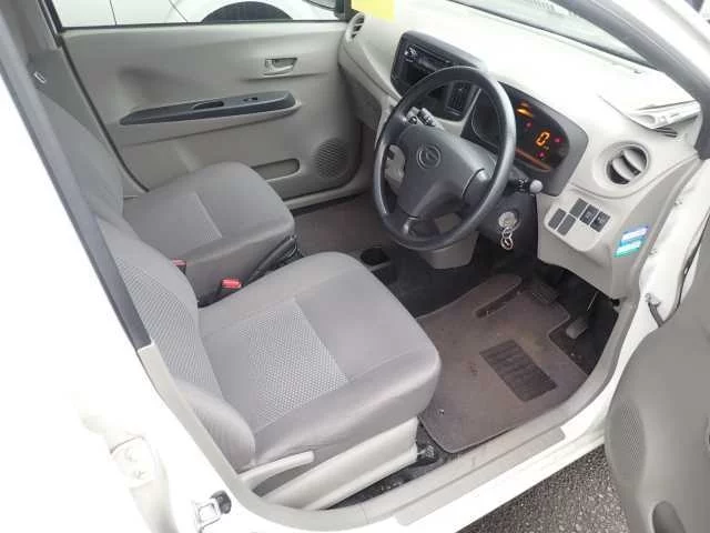 Daihatsu Mira e:S  с аукциона в Японии