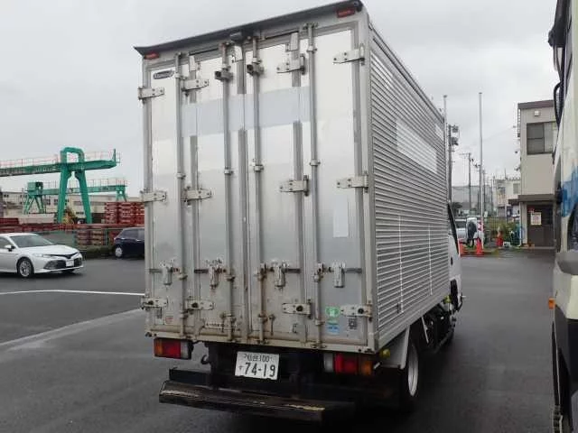 Isuzu Elf  с аукциона в Японии
