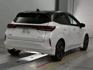 Nissan Aura
