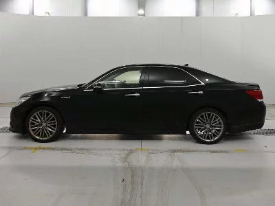 Toyota CROWN HYBRID