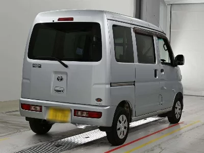 Toyota Pixis Van