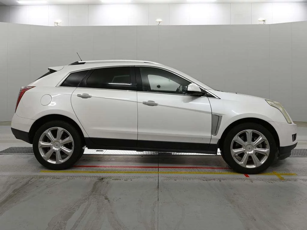 Cadillac SRX  с аукциона в Японии