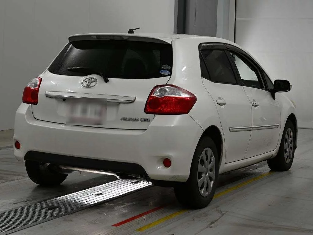 Toyota Auris  с аукциона в Японии