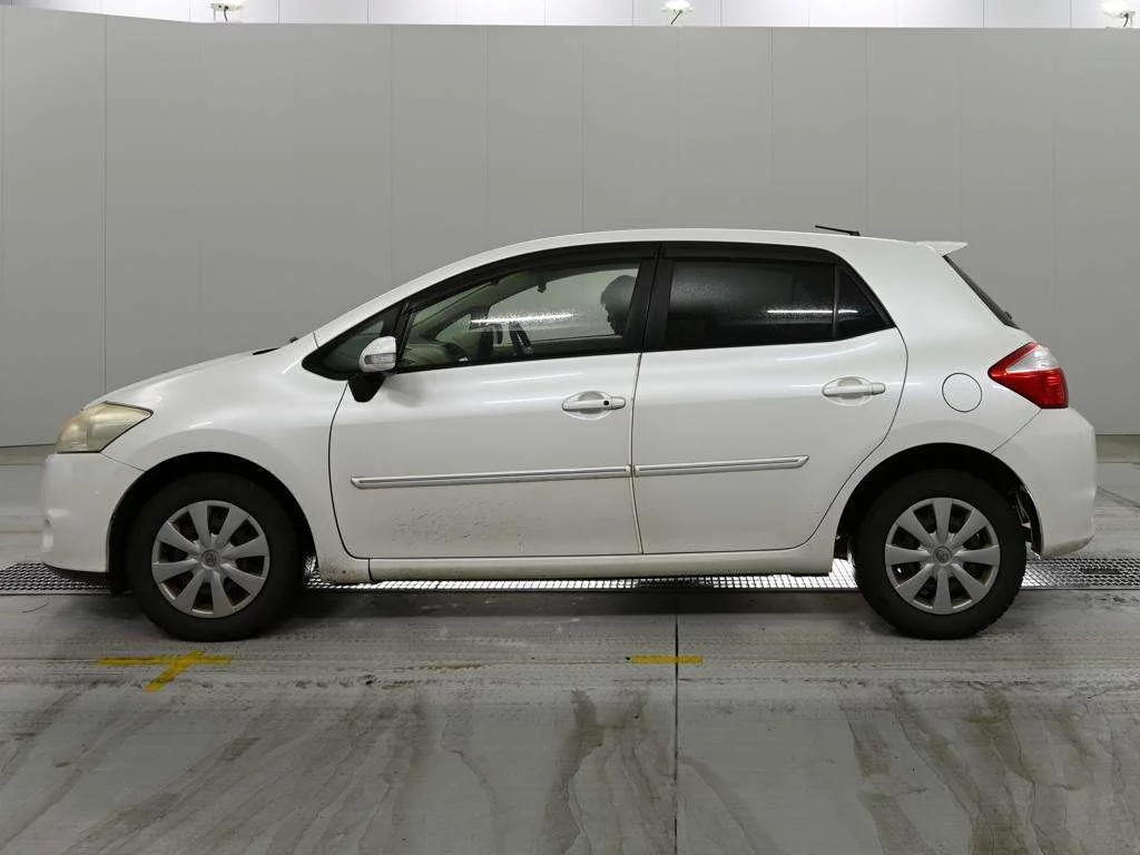 Toyota Auris  с аукциона в Японии