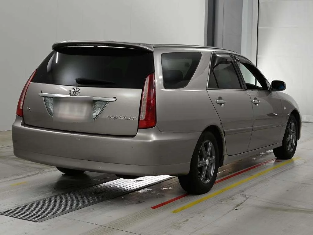 Toyota Mark II Wagon Blit  с аукциона в Японии