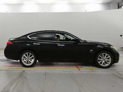Nissan FUGA HYBRID