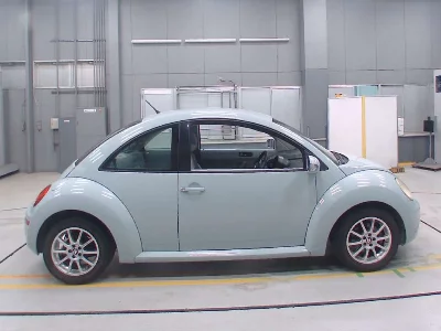 VOLKSWAGEN NEW BEETLE