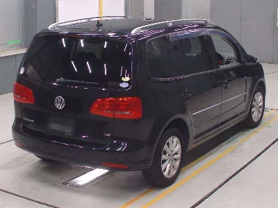 VOLKSWAGEN GOLF TOURAN