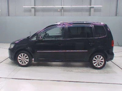 VOLKSWAGEN GOLF TOURAN